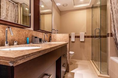 29 Boulevard Tower Ease by Emaar