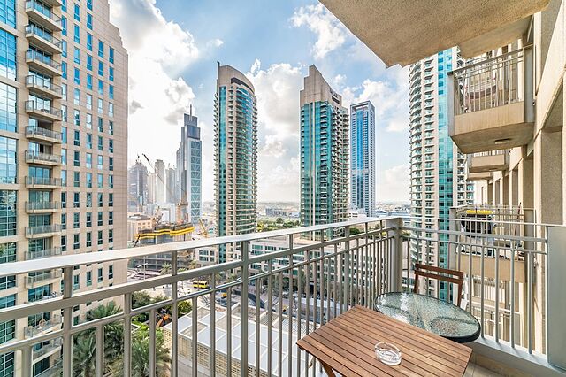 Standpoint Towers by Yanjoon Holiday Homes