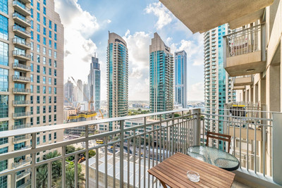 Standpoint Towers by Yanjoon Holiday Homes
