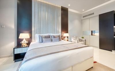 Upper Crest by Staycae