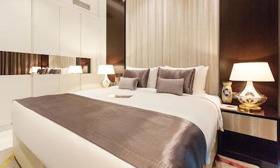 Upper Crest by Staycae