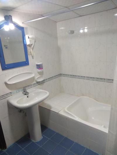 الکارناک هتل