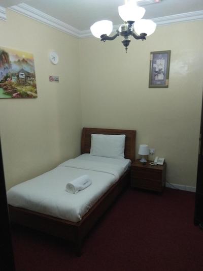 الکارناک هتل