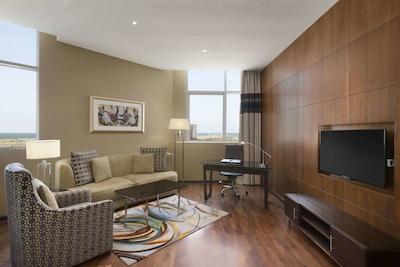 رامادا ابوظبی کورنیش