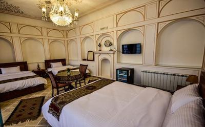 هزار و یک شب چهار باغ