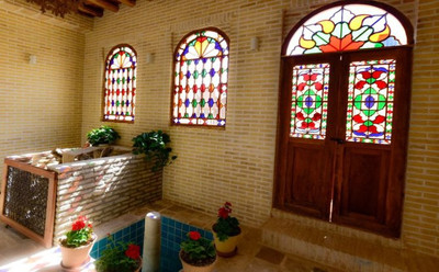 اقامتگاه سنتی هزار و یک شب چهار باغ