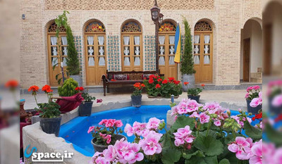 اقامتگاه سنتی گل آرا