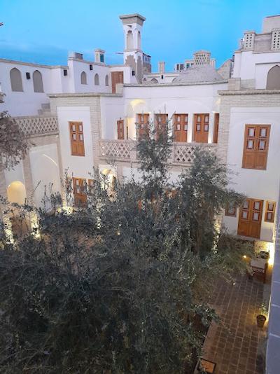 اقامتگا‌ه سنتی بوتیک سرای قجر کاشان