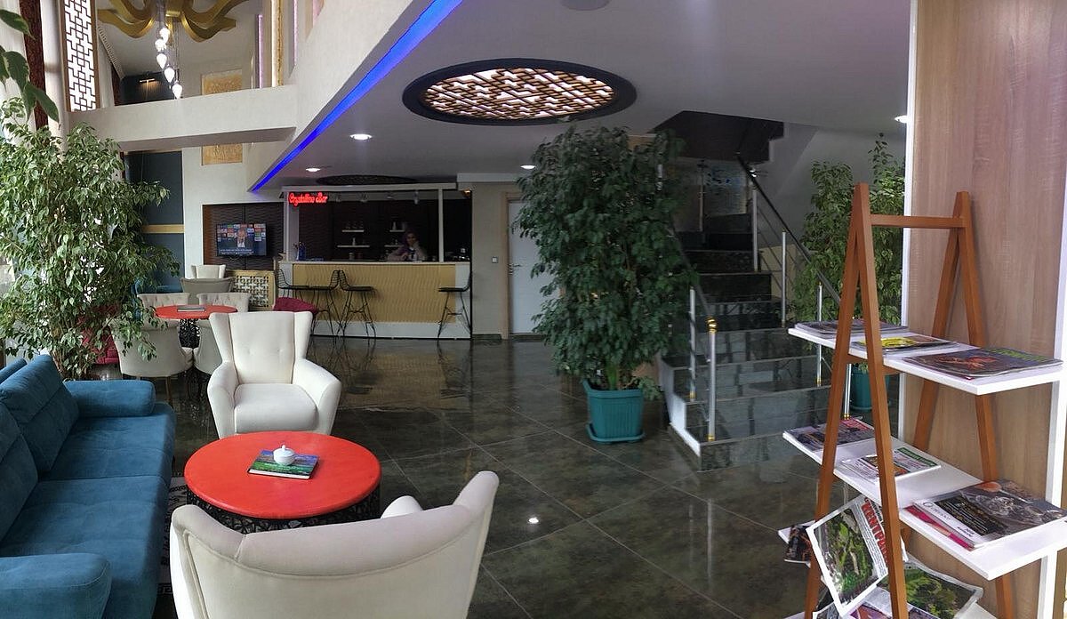 کریستال هتل