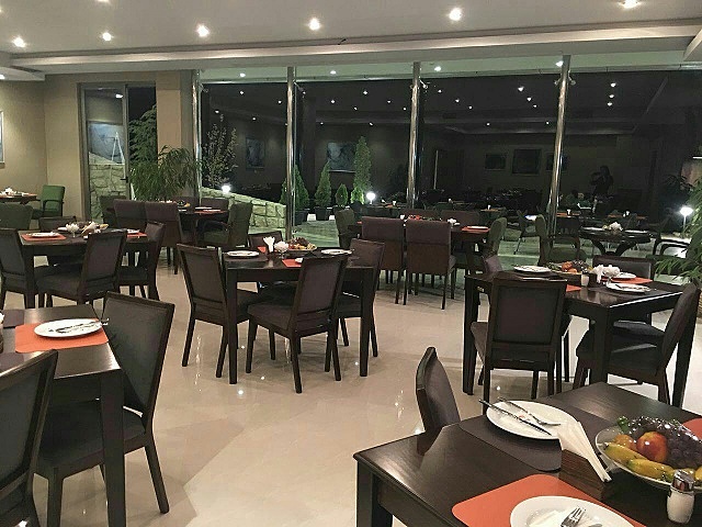 کاروانسرای سنتی گلستانکوه