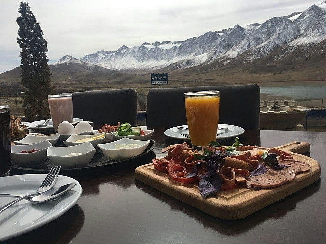 کاروانسرای سنتی گلستانکوه