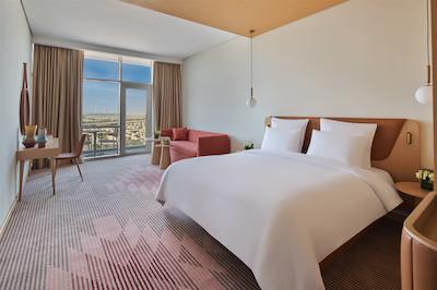 ناوتل جمیرا ویلج ترای انگل