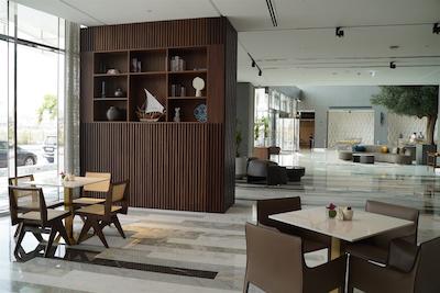 ناوتل جمیرا ویلج ترای انگل