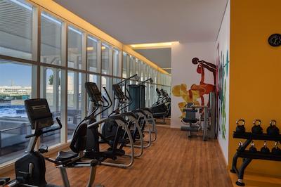 ناوتل جمیرا ویلج ترای انگل