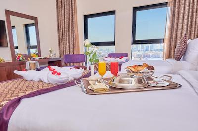 کارلتون دبی کریک هتل