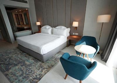 هتل آریا باستان کیش