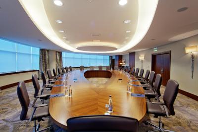 هیلتون باکو