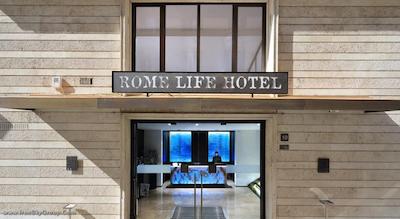 رم لایف هتل