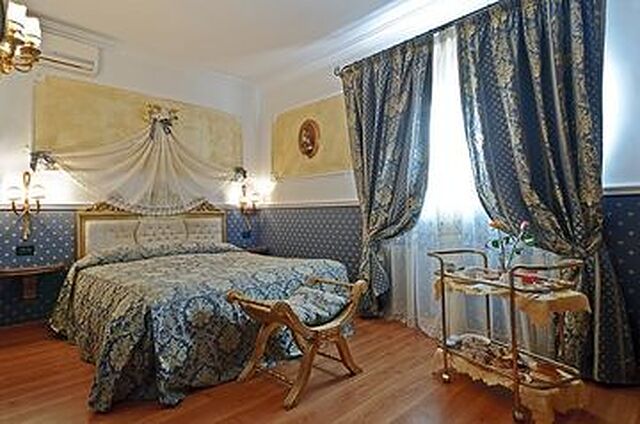 رزیدنزا انتیکا