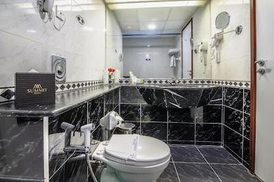 لندمارک سامیت هتل