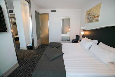 بست وسترن پرمیر رویال سانتینا