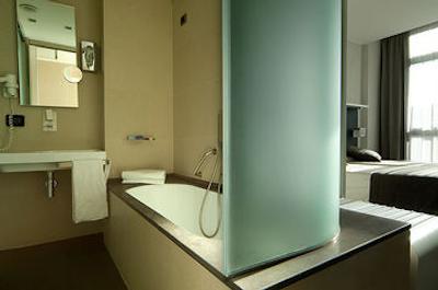 بست وسترن پرمیر رویال سانتینا