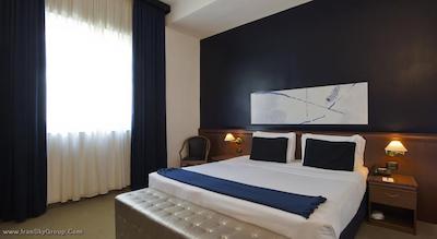 گرند هتل تایبریو