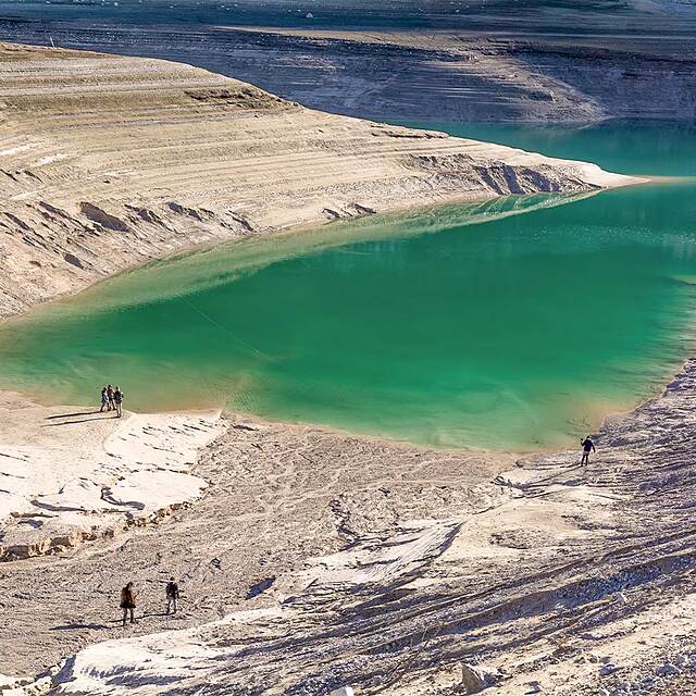 بلیط هواپیما چارتر پرواز کارون از تهران به خارک