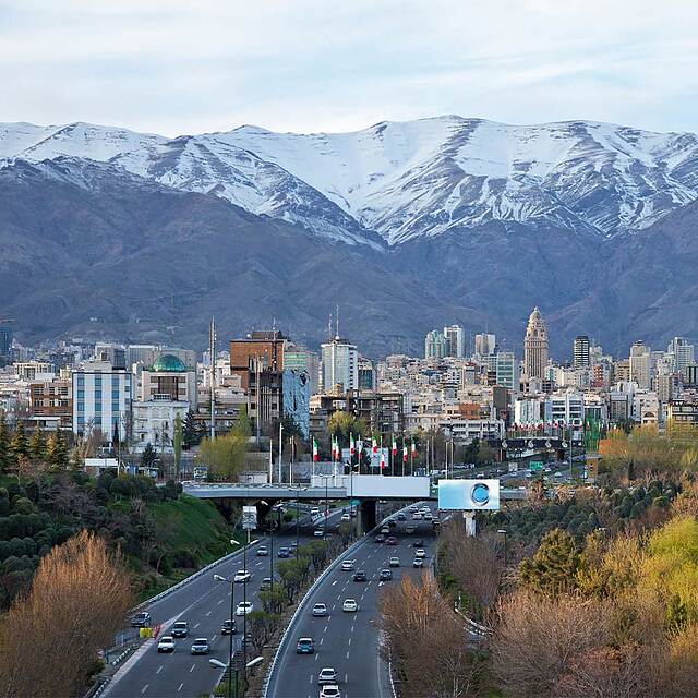 امکانات پرواز دهلی به تهران با ماهان ایر چیست؟