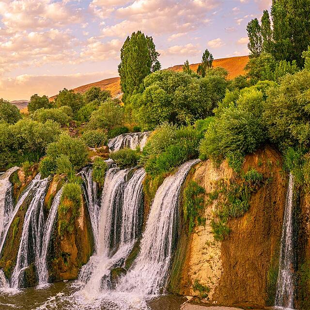 جاذبه های دیدنی شهر وان